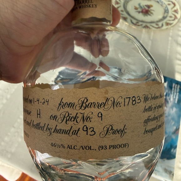 Blanton's Single Barrel Bourbon EMPTY BOTTLE letter “0” Cap - Picture 4 of 4